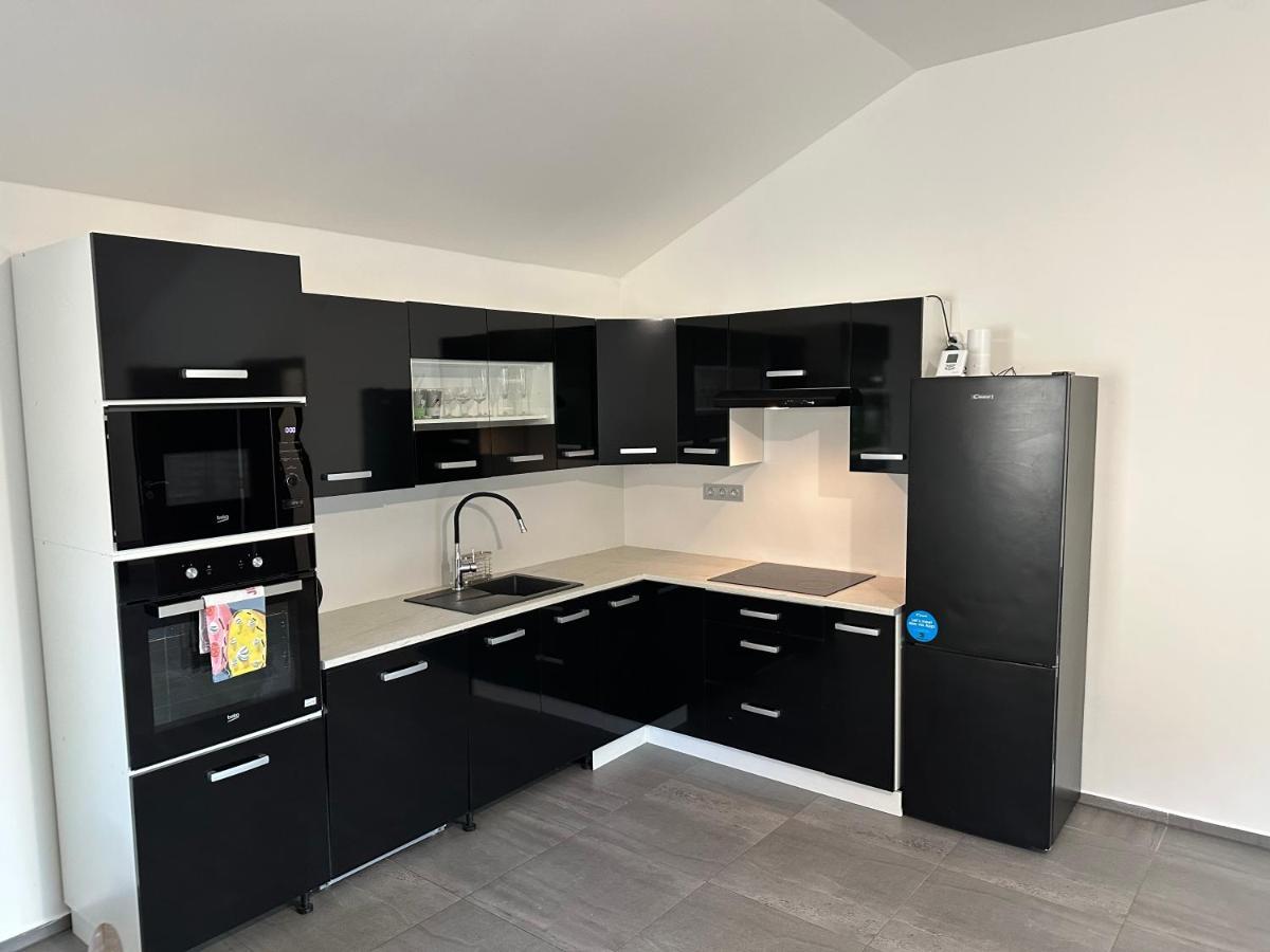 Apartman Byt 75M2 Klid Priroda Pro Rodinu Praag Buitenkant foto