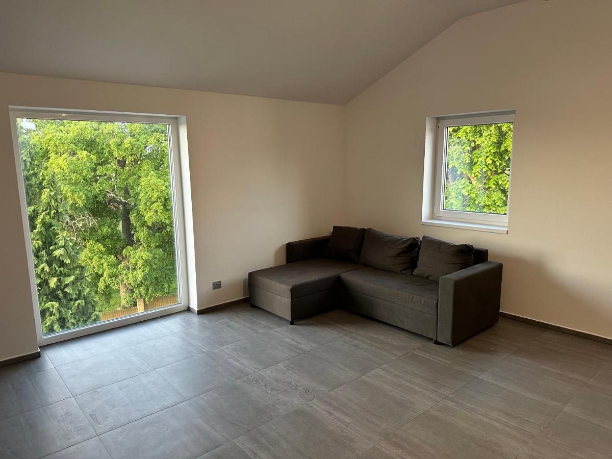Apartman Byt 75M2 Klid Priroda Pro Rodinu Praag Buitenkant foto