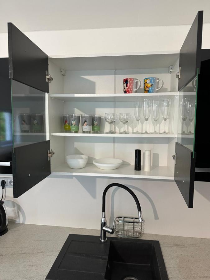 Apartman Byt 75M2 Klid Priroda Pro Rodinu Praag Buitenkant foto