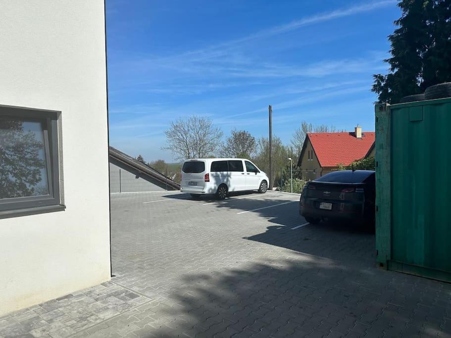 Apartman Byt 75M2 Klid Priroda Pro Rodinu Praag Buitenkant foto